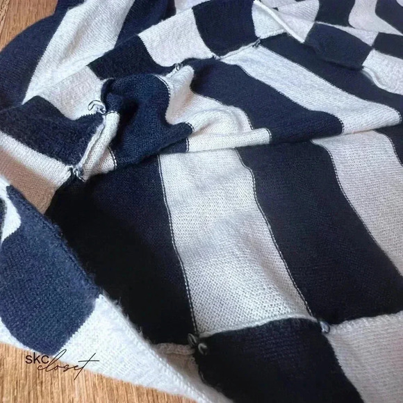 EXPRESS Women's Navy Blue/White Stripe Short-Sleeve Sweater Dress, S - Picture 7 of 9